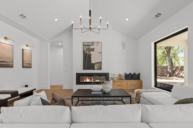 5548 Fetz Ln, Fair Oaks, CA 95628