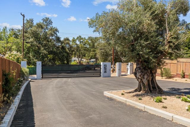 5548 Fetz Ln, Fair Oaks, CA 95628