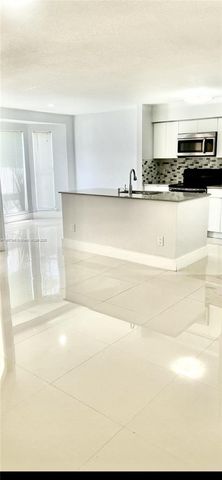 977 Riverside Dr 211, Coral Springs, FL 33071