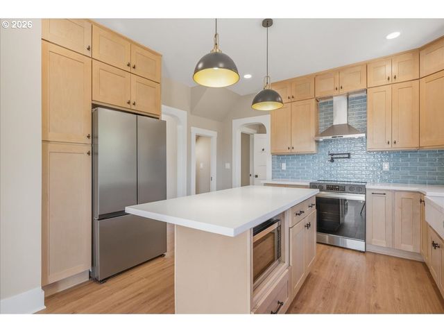 32373 JP WEST Rd, Scappoose, OR 97056