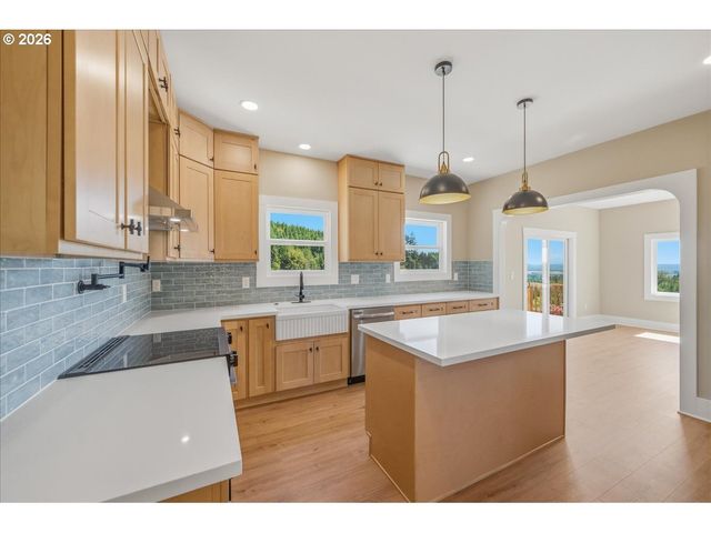 32373 JP WEST Rd, Scappoose, OR 97056