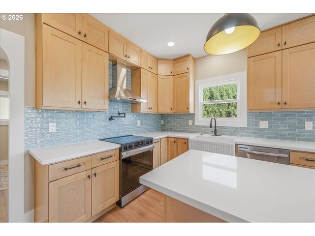 32373 JP WEST Rd, Scappoose, OR 97056