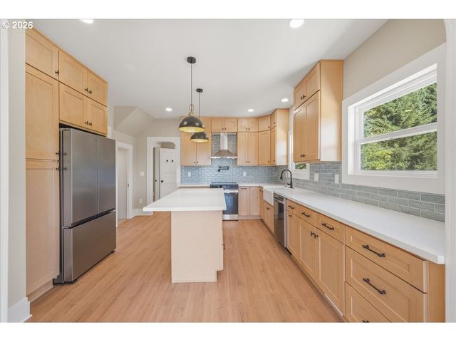 32373 JP WEST Rd, Scappoose, OR 97056