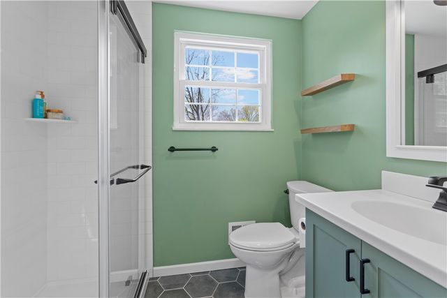 105 Oxford Dr, West Mifflin, PA 15122