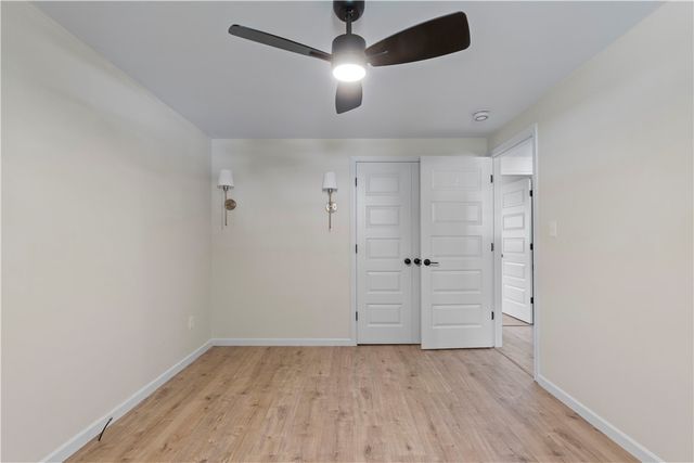 105 Oxford Dr, West Mifflin, PA 15122