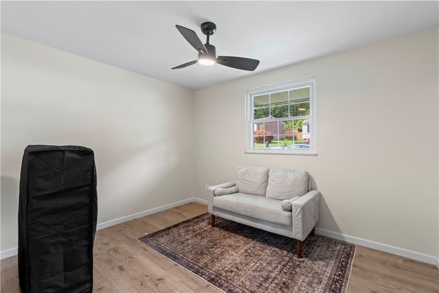 105 Oxford Dr, West Mifflin, PA 15122