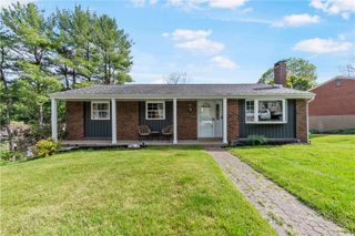 105 Oxford Dr, West Mifflin, PA 15122