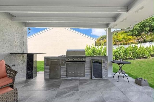 18905 CLOUD LAKE Circle, Boca Raton, FL 33496