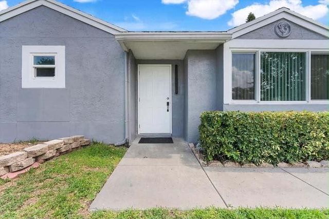 18905 CLOUD LAKE Circle, Boca Raton, FL 33496