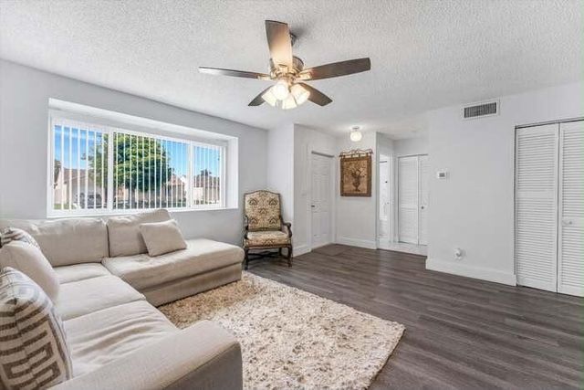 18905 CLOUD LAKE Circle, Boca Raton, FL 33496
