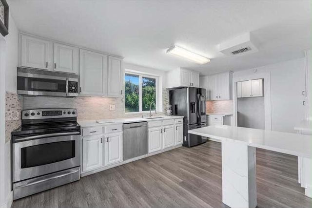 18905 CLOUD LAKE Circle, Boca Raton, FL 33496