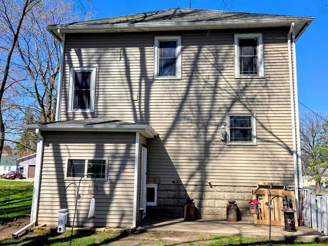 230 S Bridge Street, Markesan, WI 53946