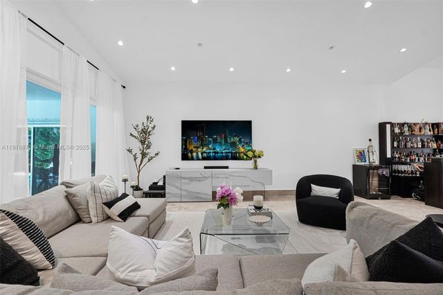 145 Bal Bay Dr, Bal Harbour, FL 33154