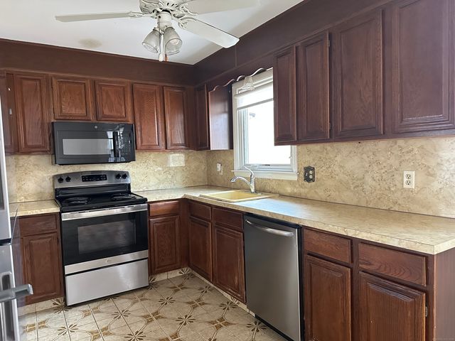 65 Gate Ridge Road, Easton, CT 06612