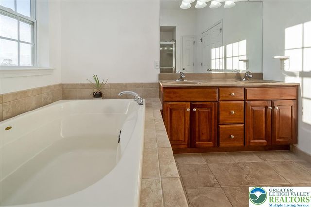 2760 Clark Place, Easton, PA 18040