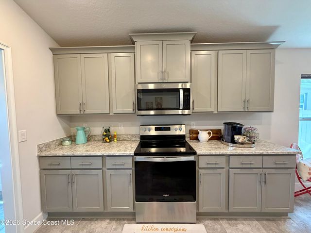2106 Kylar Drive NW, Palm Bay, FL 32907