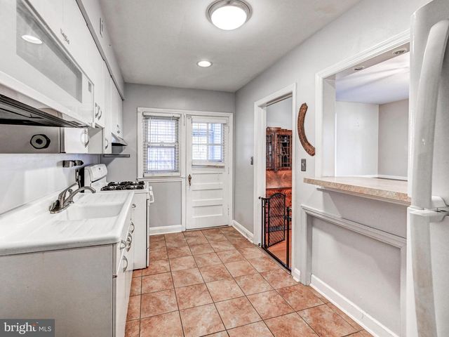 102 LYNDALE AVE, Nottingham, MD 21236