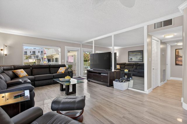 999 N Riverside Drive 2, Pompano Beach, FL 33062