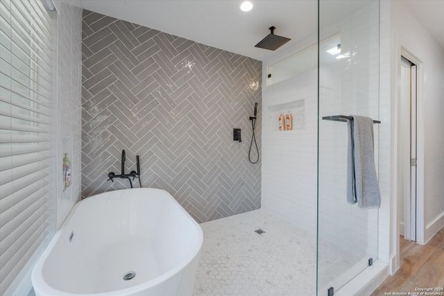 614 LARKWOOD DR, San Antonio, TX 78209