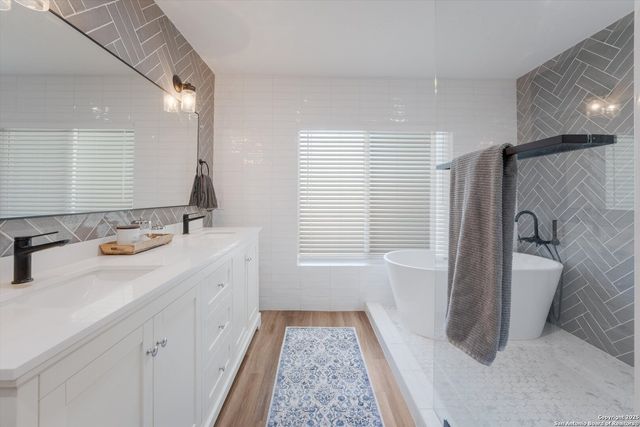 614 LARKWOOD DR, San Antonio, TX 78209