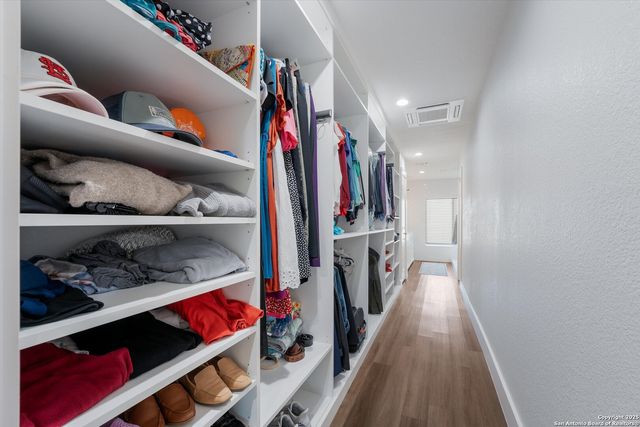 614 LARKWOOD DR, San Antonio, TX 78209