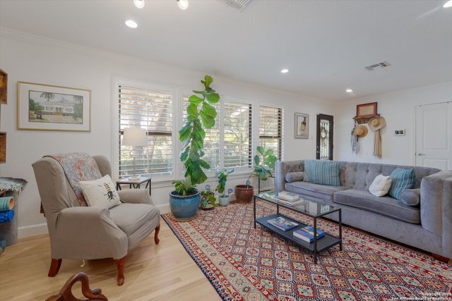 614 LARKWOOD DR, San Antonio, TX 78209