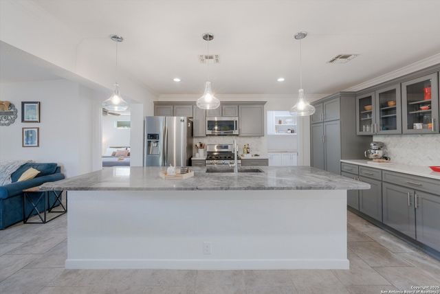 614 LARKWOOD DR, San Antonio, TX 78209