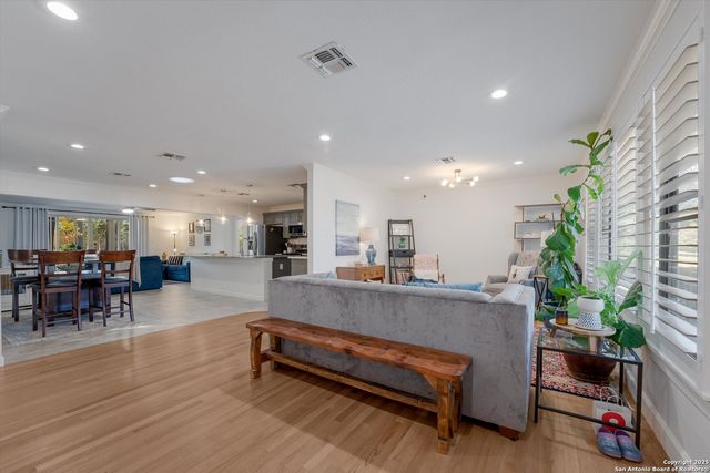 614 LARKWOOD DR, San Antonio, TX 78209