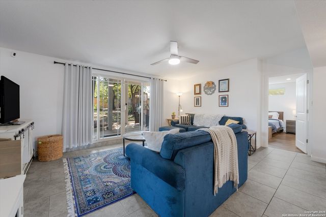 614 LARKWOOD DR, San Antonio, TX 78209