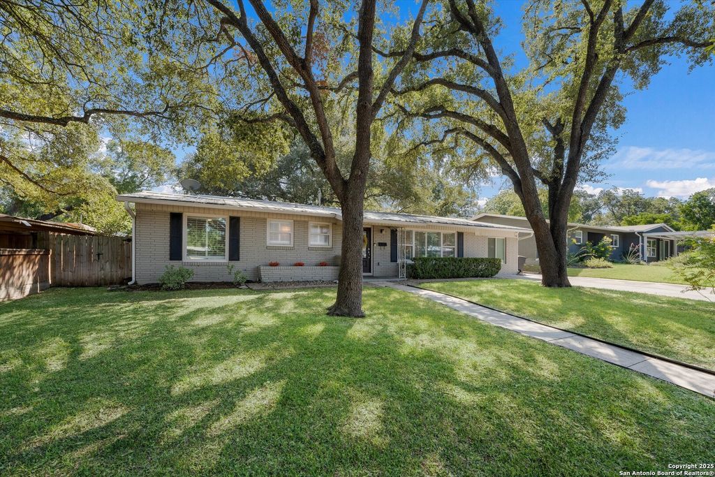 614 LARKWOOD DR, San Antonio, TX 78209