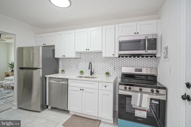 135 LEMMON AVE, Pemberton, NJ 08068