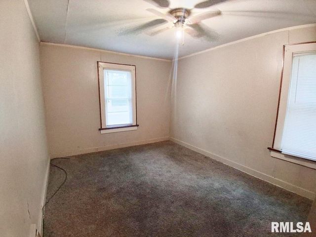 824 N GARFIELD Avenue, Peoria, IL 61606