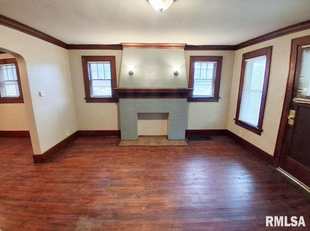 824 N GARFIELD Avenue, Peoria, IL 61606
