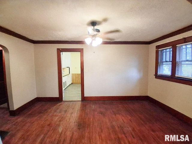 824 N GARFIELD Avenue, Peoria, IL 61606