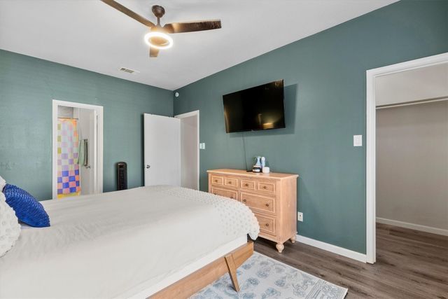 3550 Country Square Drive 111, Carrollton, TX 75006