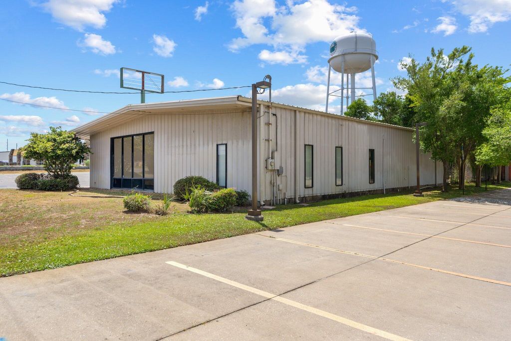 214 NW Jonquil Avenue, Fort Walton Beach, FL 32548