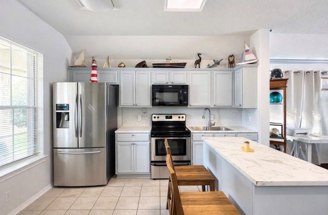 418 Sun River Lane, Dickinson, TX 77539