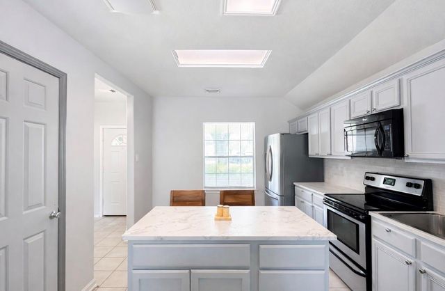 418 Sun River Lane, Dickinson, TX 77539