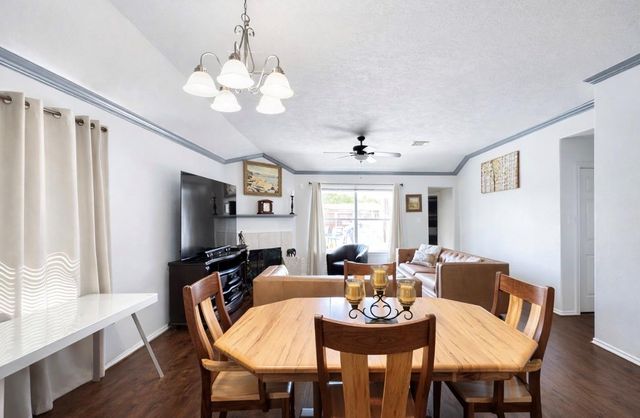 418 Sun River Lane, Dickinson, TX 77539