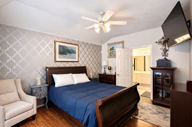 418 Sun River Lane, Dickinson, TX 77539