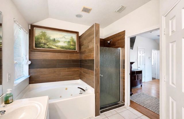 418 Sun River Lane, Dickinson, TX 77539