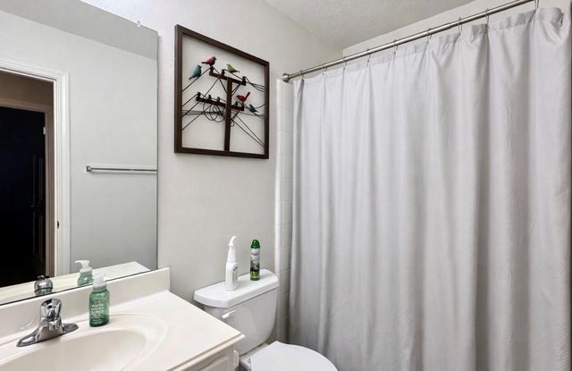 418 Sun River Lane, Dickinson, TX 77539