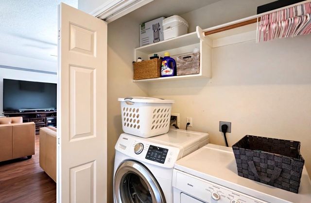 418 Sun River Lane, Dickinson, TX 77539