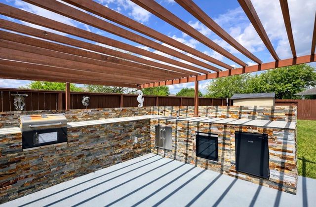 418 Sun River Lane, Dickinson, TX 77539