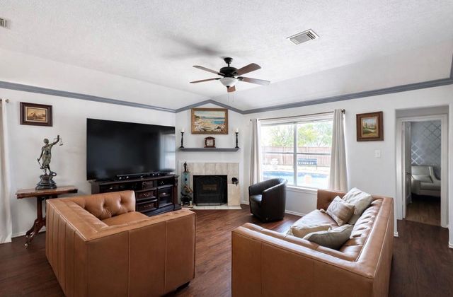 418 Sun River Lane, Dickinson, TX 77539