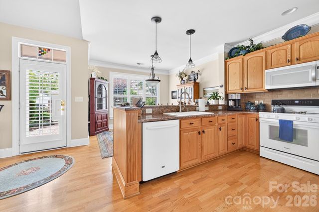 121 Mcleod Avenue, Belmont, NC 28012