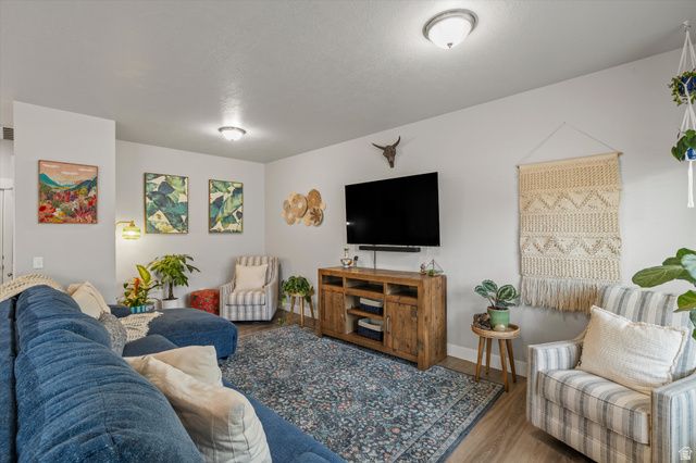 468 E LONDON WAY, Clearfield, UT 84015