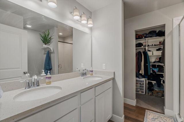 468 E LONDON WAY, Clearfield, UT 84015