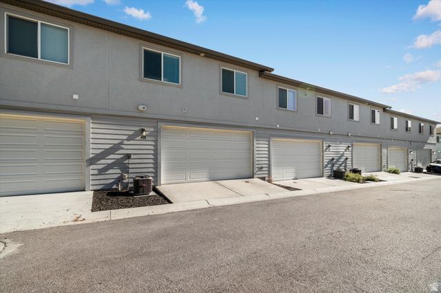 468 E LONDON WAY, Clearfield, UT 84015