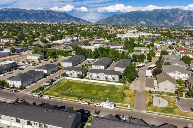 468 E LONDON WAY, Clearfield, UT 84015